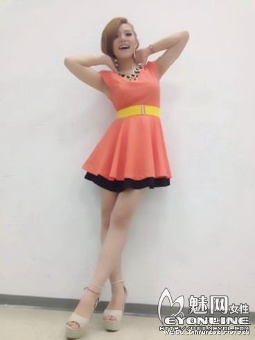 传Hold住姐谢依霖整容变美了 其实Hold住姐素颜也很美